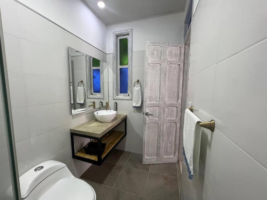 Nueva En San Antonio Cali, La Casa De Tona Villa Екстериор снимка