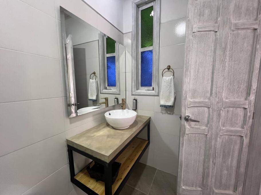 Nueva En San Antonio Cali, La Casa De Tona Villa Екстериор снимка